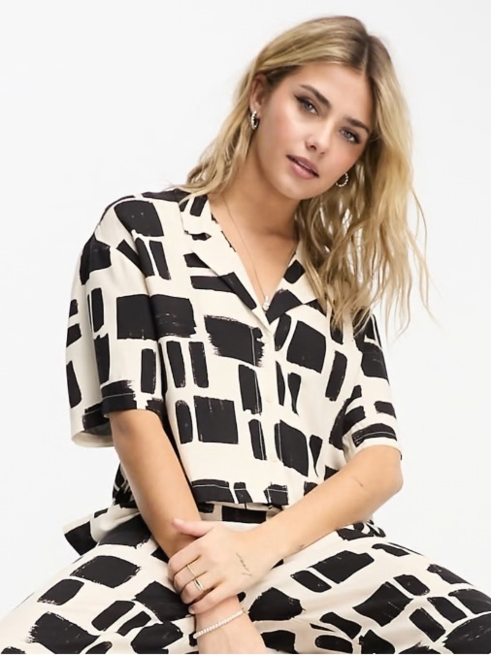 MONKI abstract print boxy cropped shirt, XXL